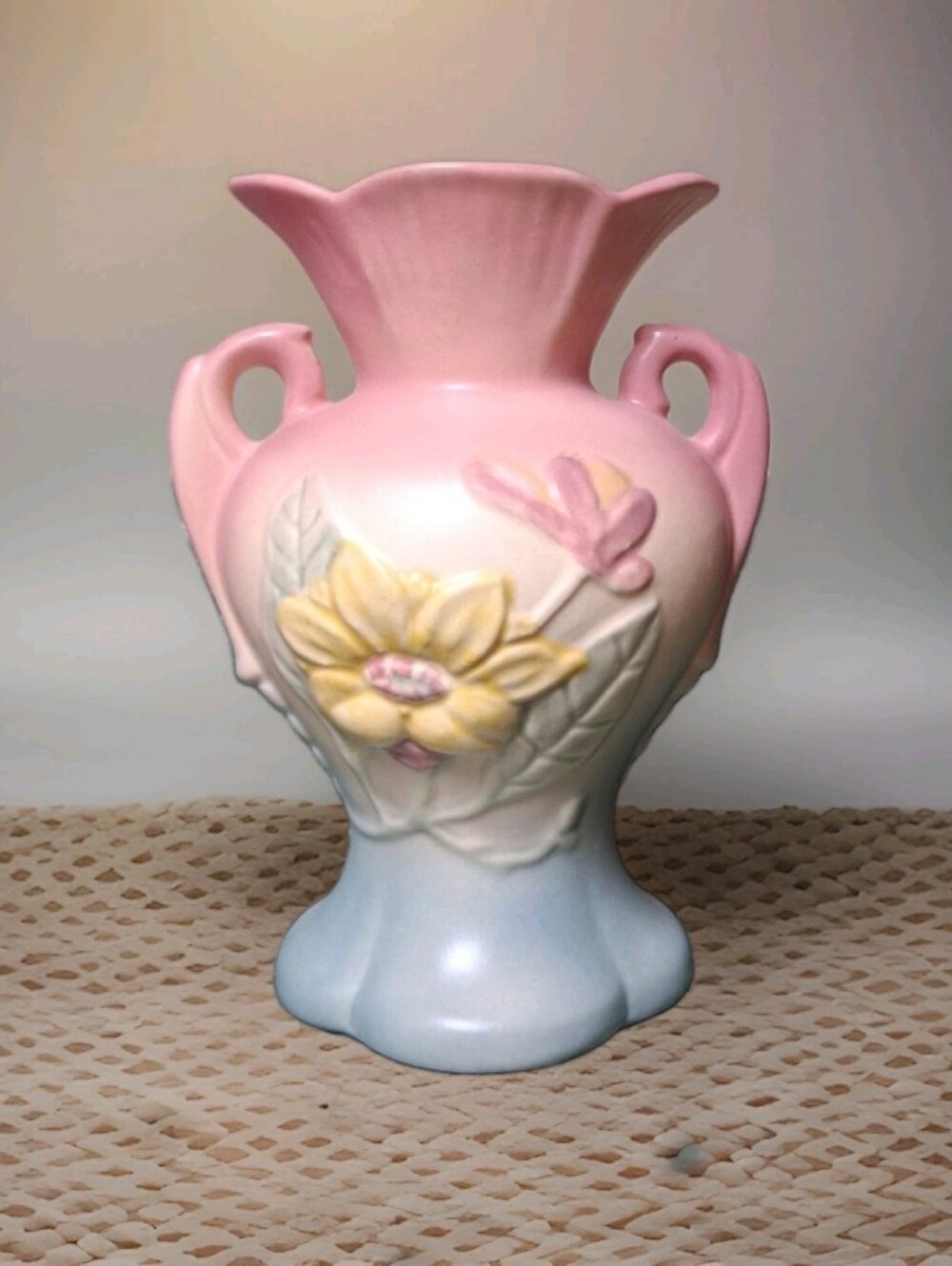 VINTAGE HULL ART POTTERY YELLOW MAGNOLIA 6 1/2" VASE PINK &  BLUE